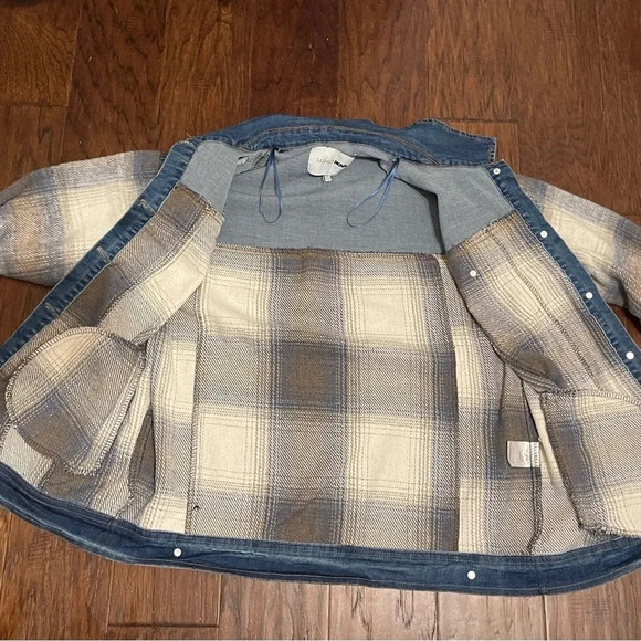 Fashion Nova Over-sized Plaid Shacket Jacket - Picture 8 of 9